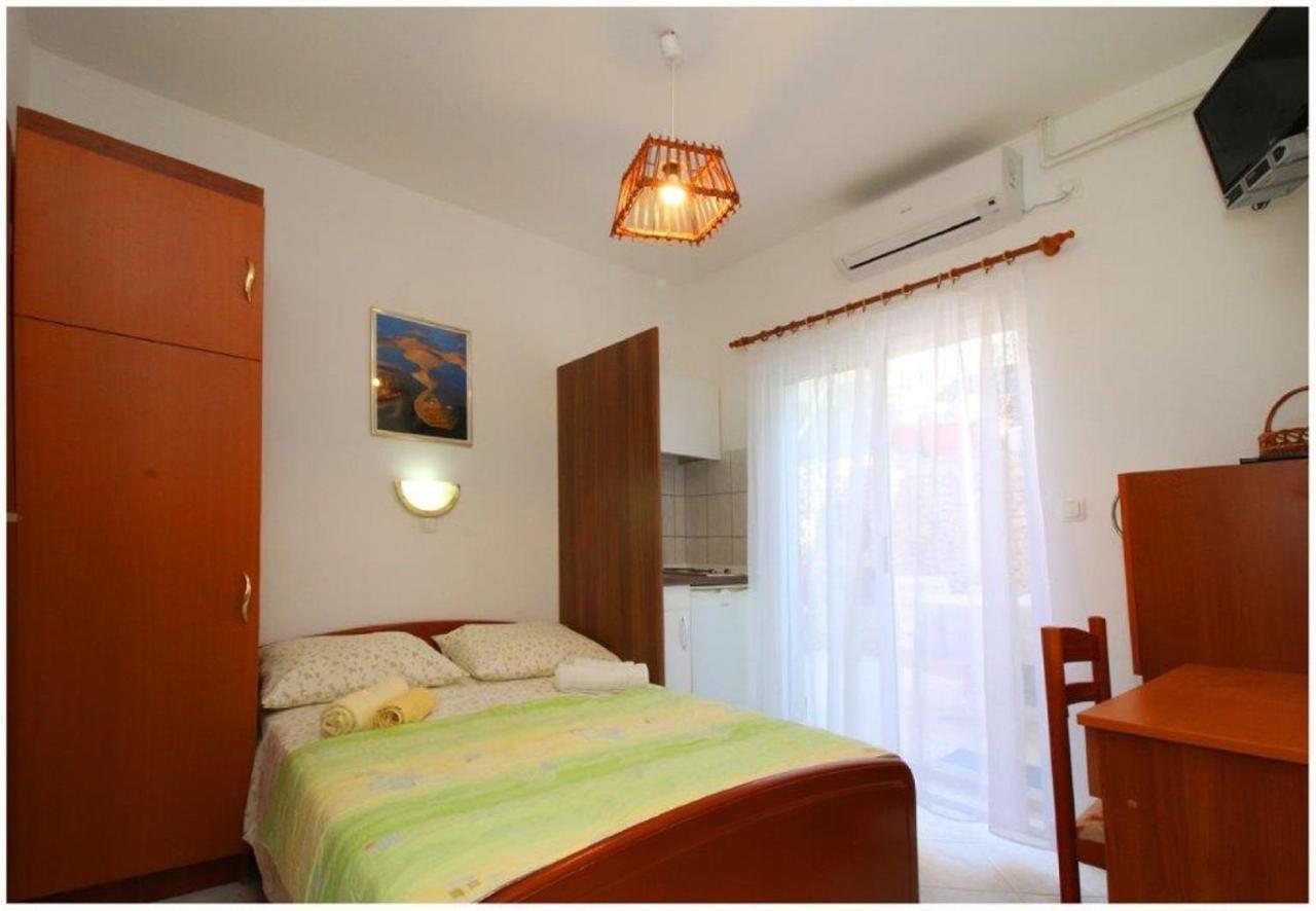 פרימוסטן Apartments And Rooms Mirja-Parking מראה חיצוני תמונה