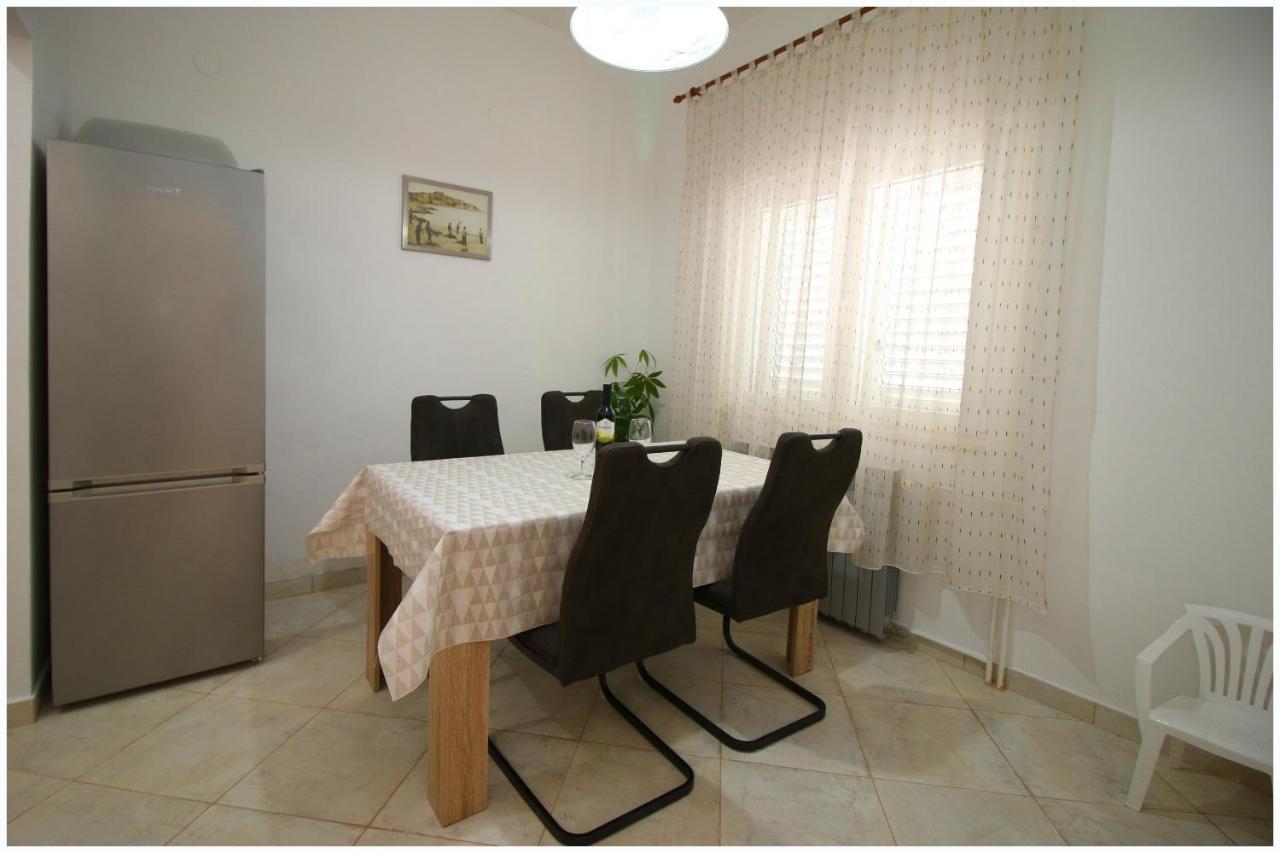 פרימוסטן Apartments And Rooms Mirja-Parking מראה חיצוני תמונה