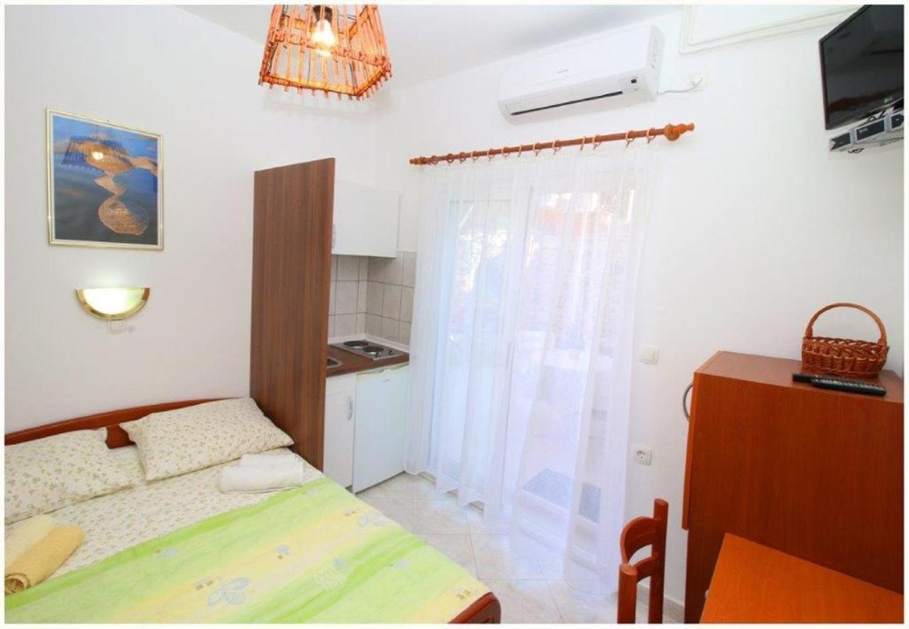 פרימוסטן Apartments And Rooms Mirja-Parking מראה חיצוני תמונה