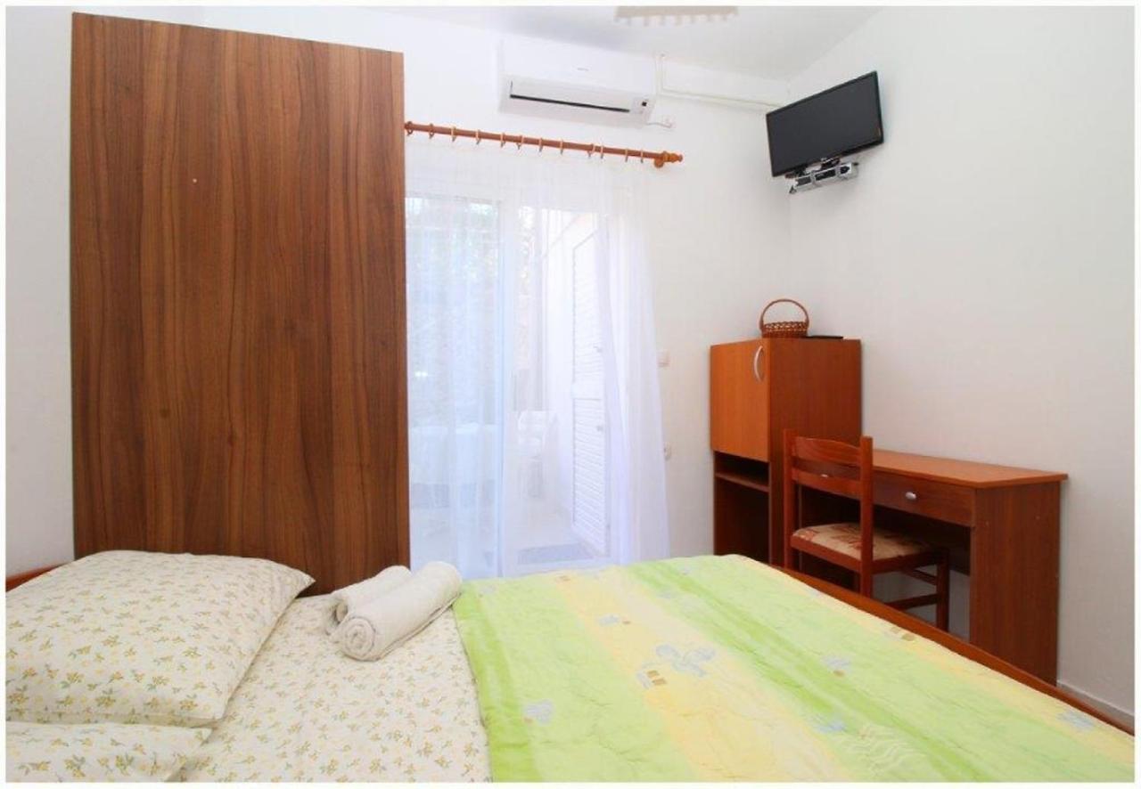פרימוסטן Apartments And Rooms Mirja-Parking מראה חיצוני תמונה