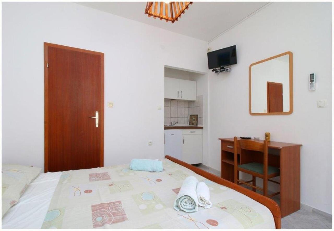 פרימוסטן Apartments And Rooms Mirja-Parking מראה חיצוני תמונה